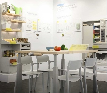 Khám phá những sản phẩm nhà bếp thông minh Ikea là một trải nghiệm hoàn toàn mới lạ. Với các sản phẩm thiết bị tiện ích như tủ lạnh tự động phân loại thực phẩm hay thiết bị nấu ăn thông minh, bạn sẽ có một không gian bếp hiện đại và thông minh không thể bỏ qua.