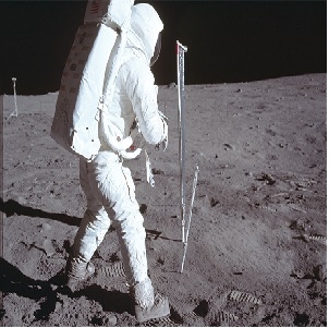 Những tấm hình quý giá về bước chân đầu tiên của nhân loại trên Mặt Trăng