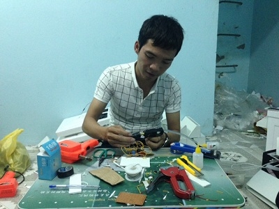 Tận mắt “công xưởng” chế tạo điều hòa giá 350 nghìn tại Hà Nội