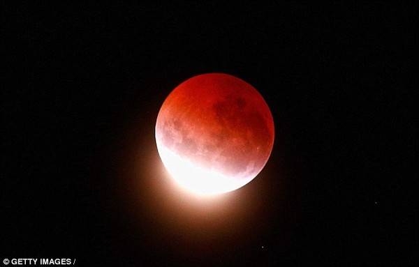 “Siêu Mặt trăng máu” sắp xuất hiện lần đầu tiên trong 30 năm qua