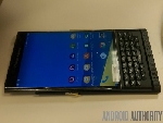 Lộ ảnh thực tế BlackBerry Venice màn hình cong chạy Android